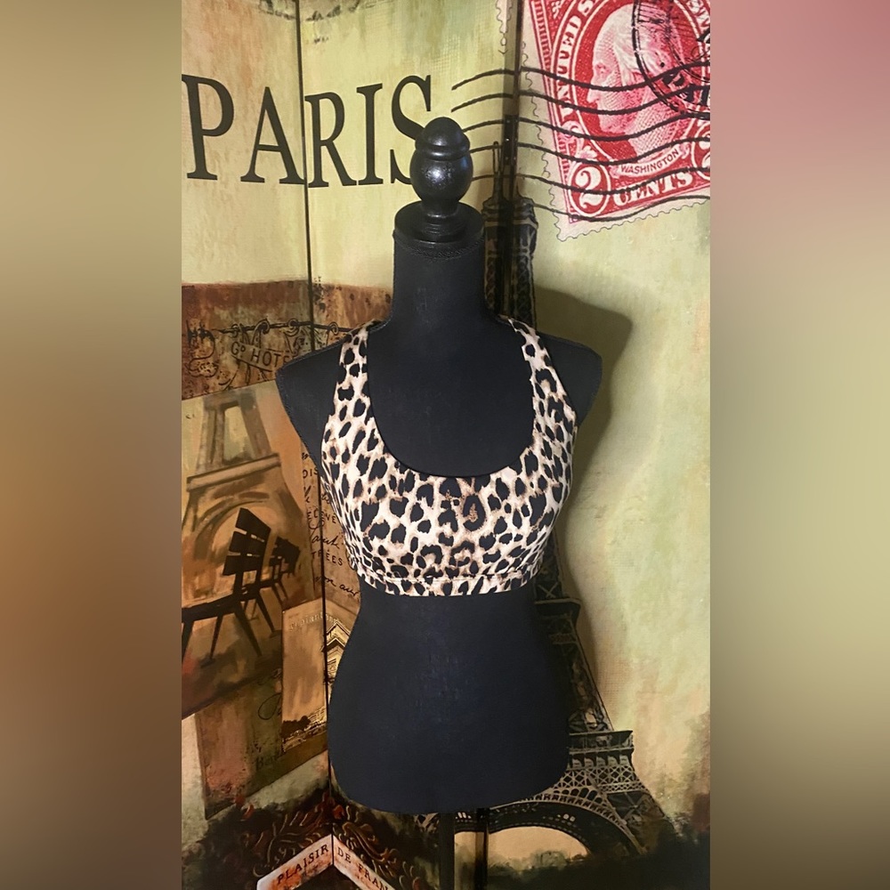 Victoria’s Secret Leopard Strappy Back Sports Bra Medium